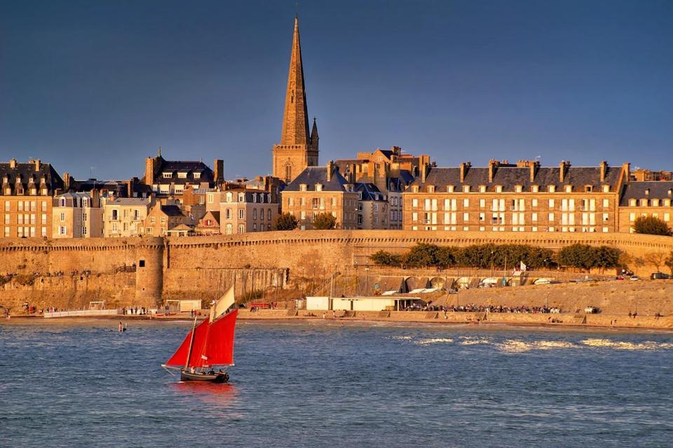 Le Village Insolite Yourte Et Roulotte Saint-Benoît-des-Ondes Exterior foto