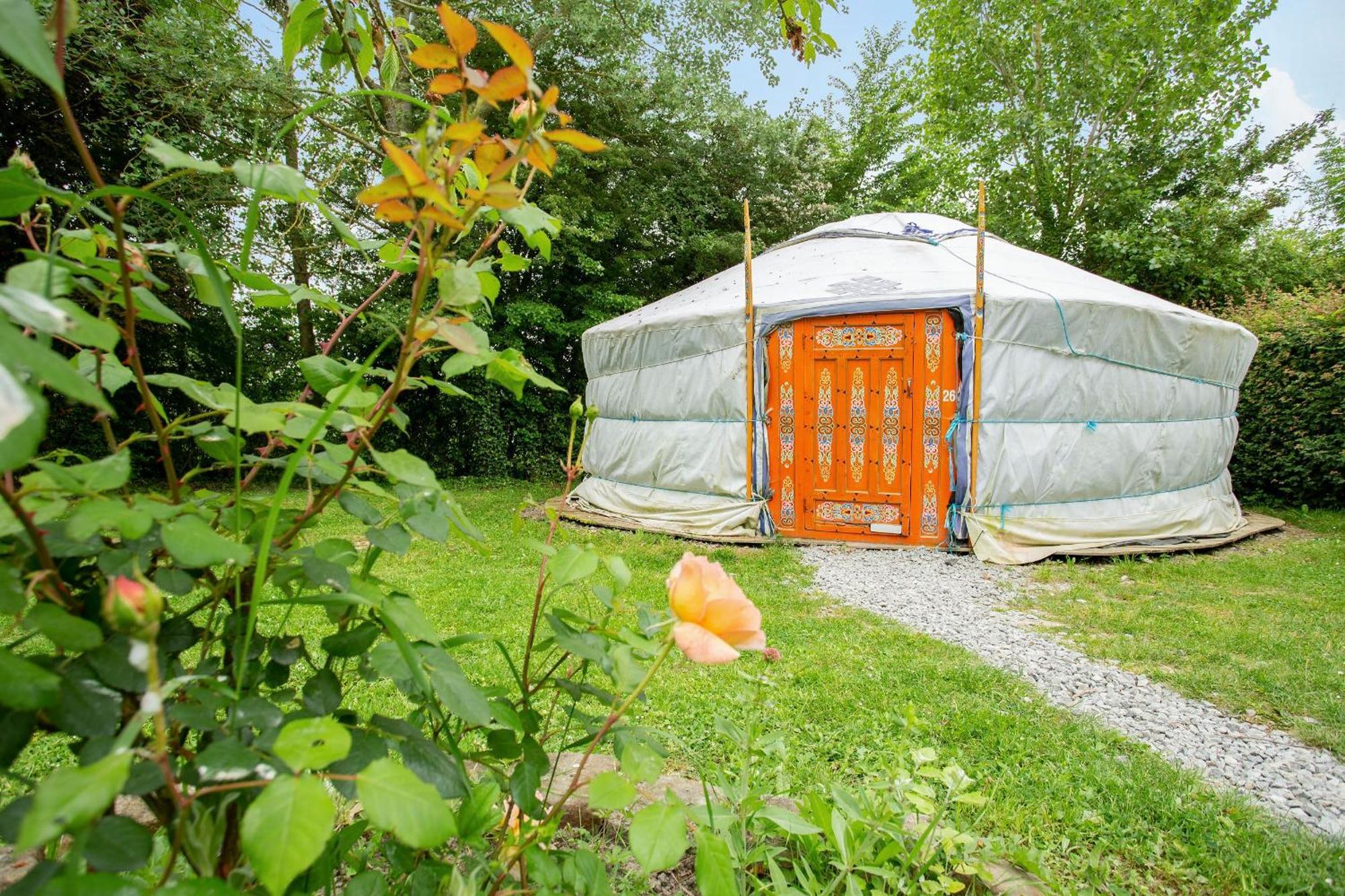 Le Village Insolite Yourte Et Roulotte Saint-Benoît-des-Ondes Exterior foto