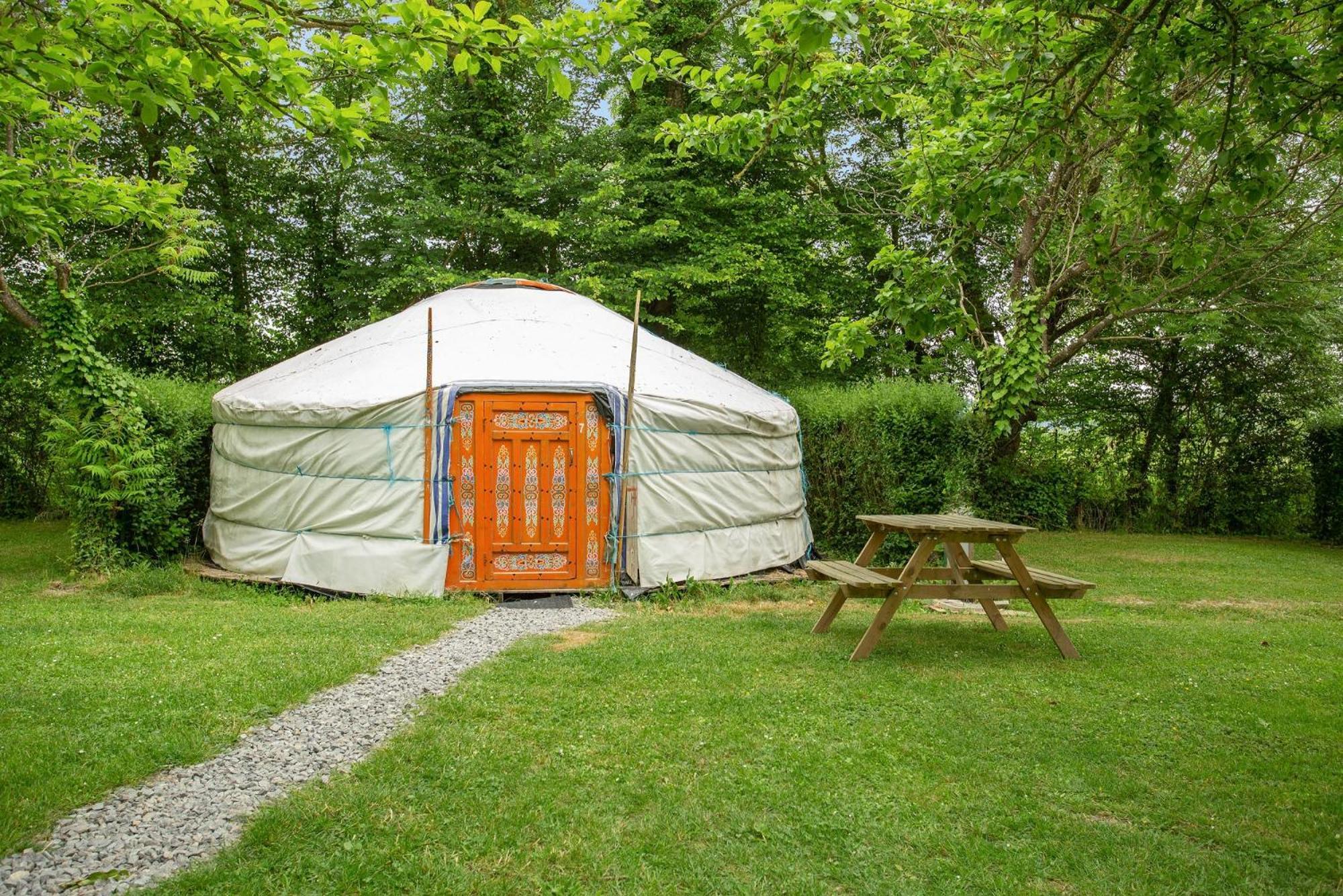 Le Village Insolite Yourte Et Roulotte Saint-Benoît-des-Ondes Exterior foto