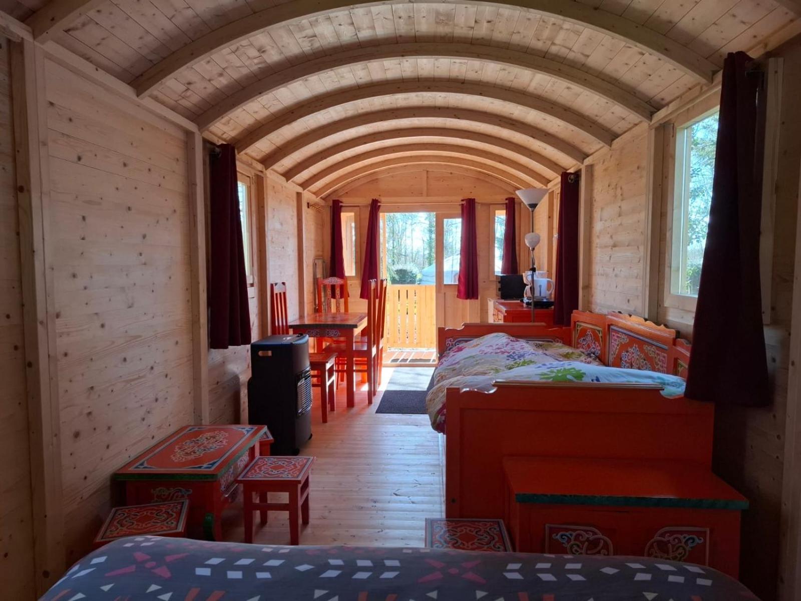Le Village Insolite Yourte Et Roulotte Saint-Benoît-des-Ondes Exterior foto